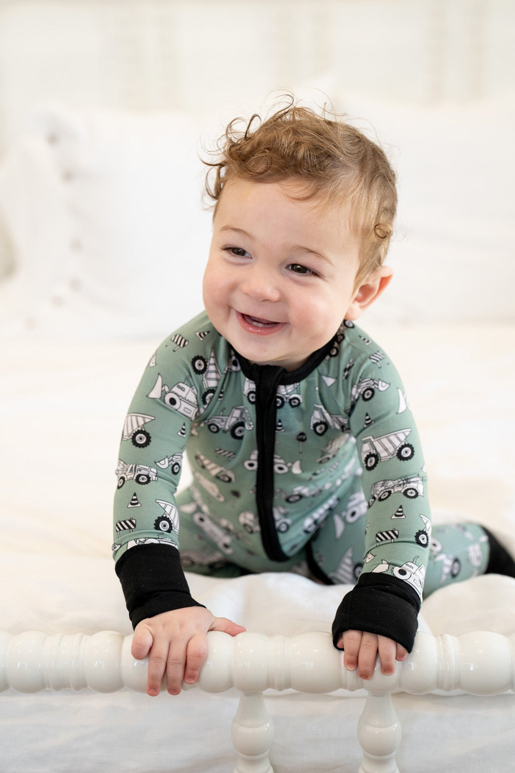Bamboo Baby Zippy Onesie – Soft Construction Trucks Print Sleeper