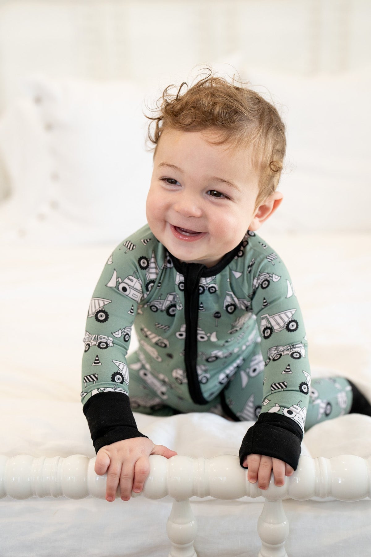 Bamboo Baby Zippy Onesie – Soft Construction Trucks Print Sleeper