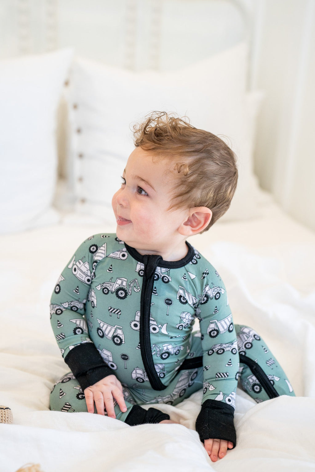 Bamboo Baby Zippy Onesie – Soft Construction Trucks Print Sleeper
